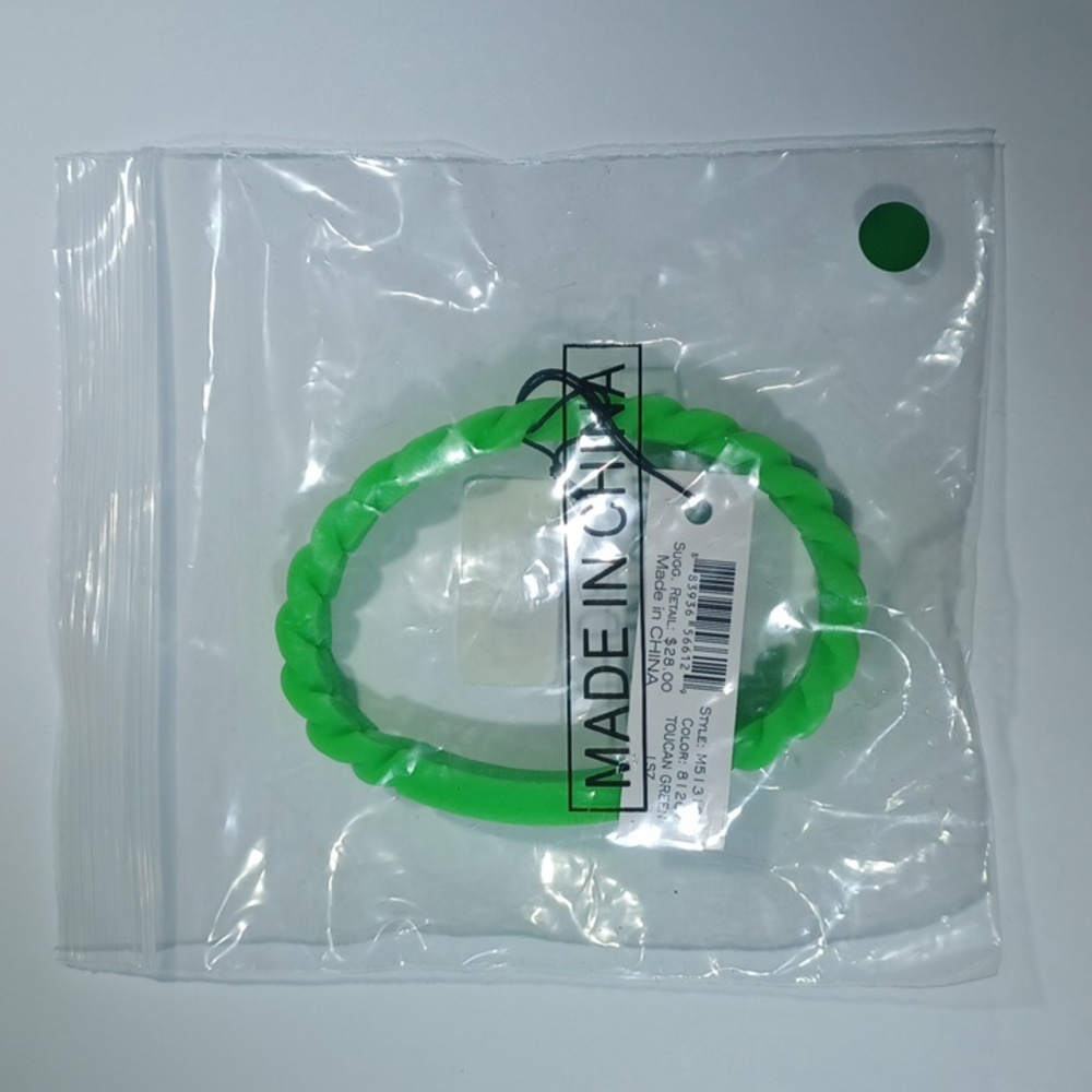 MARC BY MARC JACOBS Silicone Bracelet NWT - Picture 3 of 5